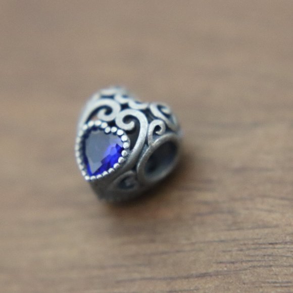 Forever Queen Silver Heart with Blue Birthstone Charm for Snake Chain Bracelet - Picture 6 of 7